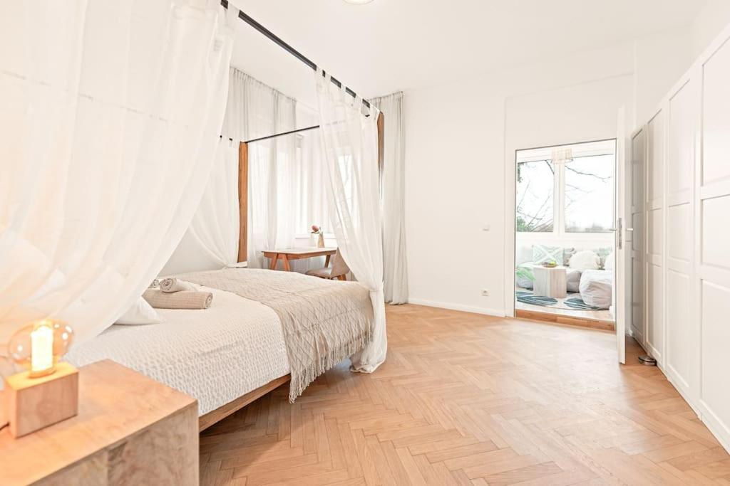 Apartment Cozy In Quiet Location, Fast Train Station 100m Away, Contactless Check-in Wien