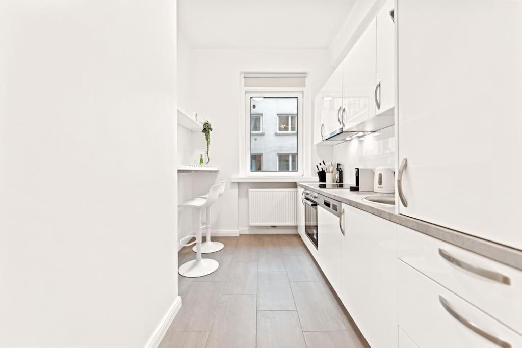 Cozy In Quiet Location, Fast Train Station 100m Away, Contactless Check-in Wien