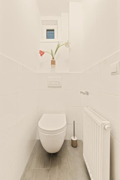 Cozy In Quiet Location, Fast Train Station 100m Away, Contactless Check-in Vienna